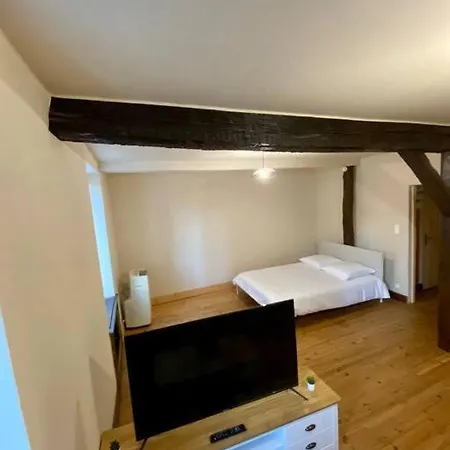 Apartment De 50m2 Au Centre De Cusset